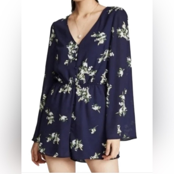 CUPCAKES & CASHMERE NAVY FLORAL PRINT ROMPER - Picture 2 of 6